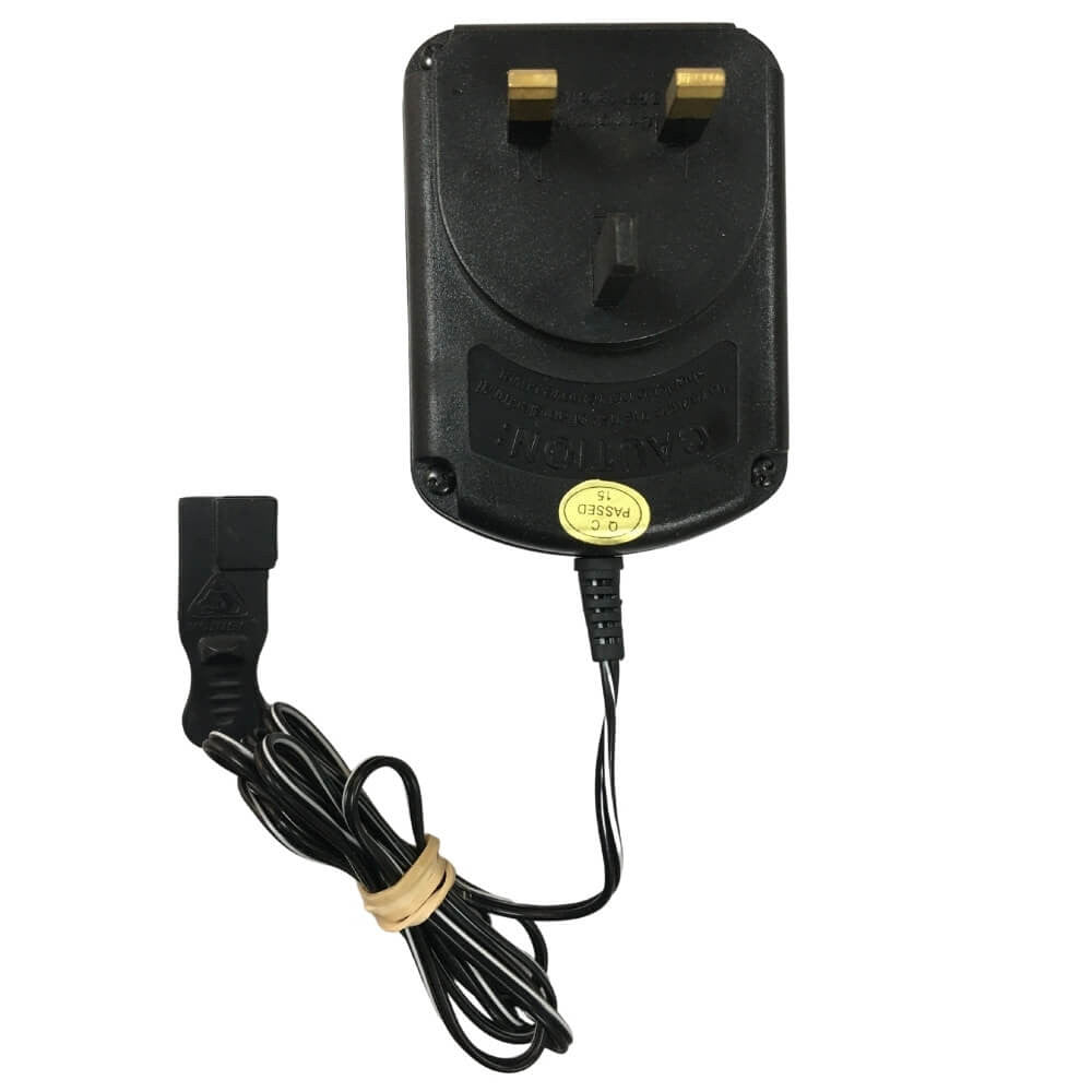 Cargador UK para Batería 12V Injusa